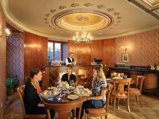 Romantický wellness pobyt na zámku - zámecká restaurace