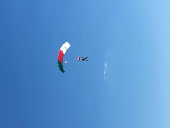 Tandemový seskok padákem v Brně či Vyškově - jedinečný adrenalinový zážitek
