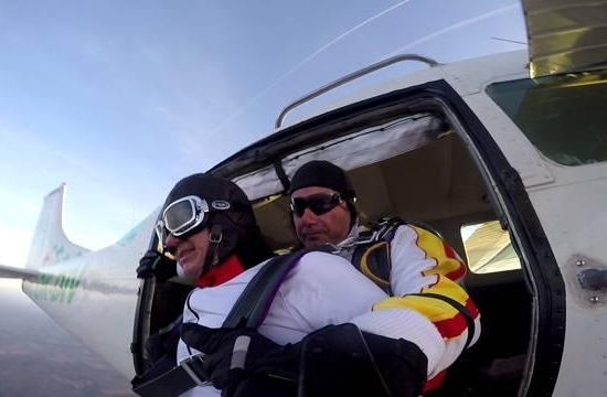 Tandemový seskok padákem v Brně či Vyškově - jedinečný adrenalinový zážitek